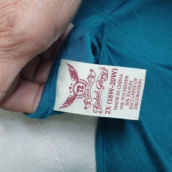 Faded Glory Sleeveless Enbroidered Tank Top, 2X, 23" PTP, 31" L - Picture 4 of 6